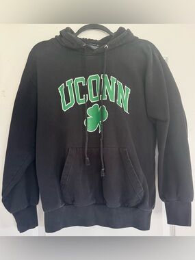 UConn Hoodie MV Sport Small Black Shamrock NCAA Pullover Distressed